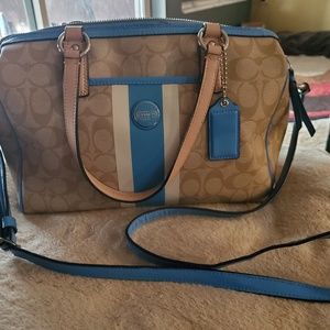 Coach handbag with handles and convertible strap